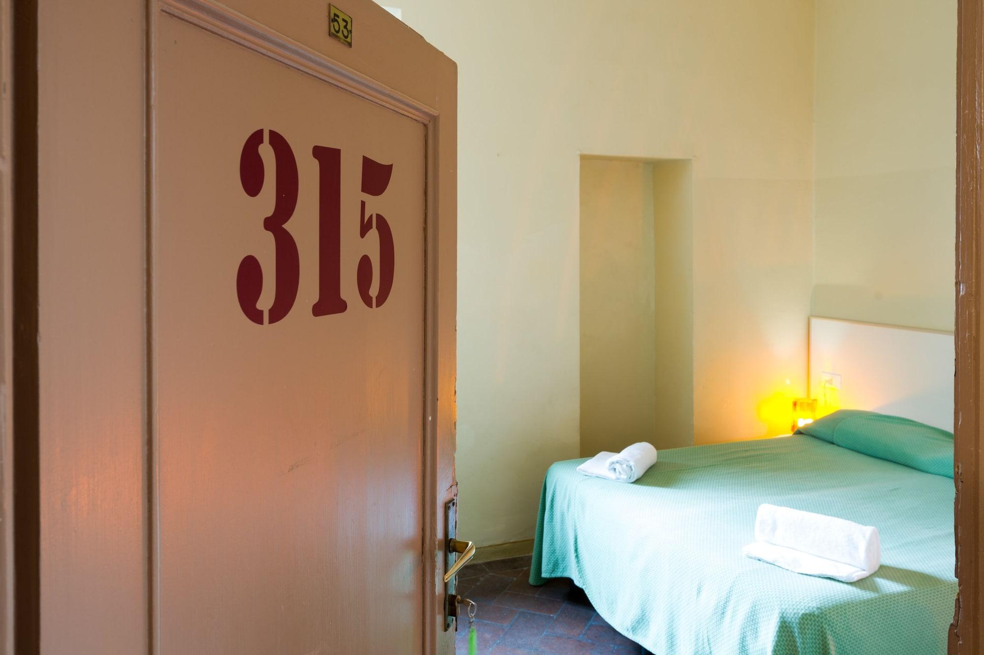 Hostel 7 Santi Флоренція Екстер'єр фото