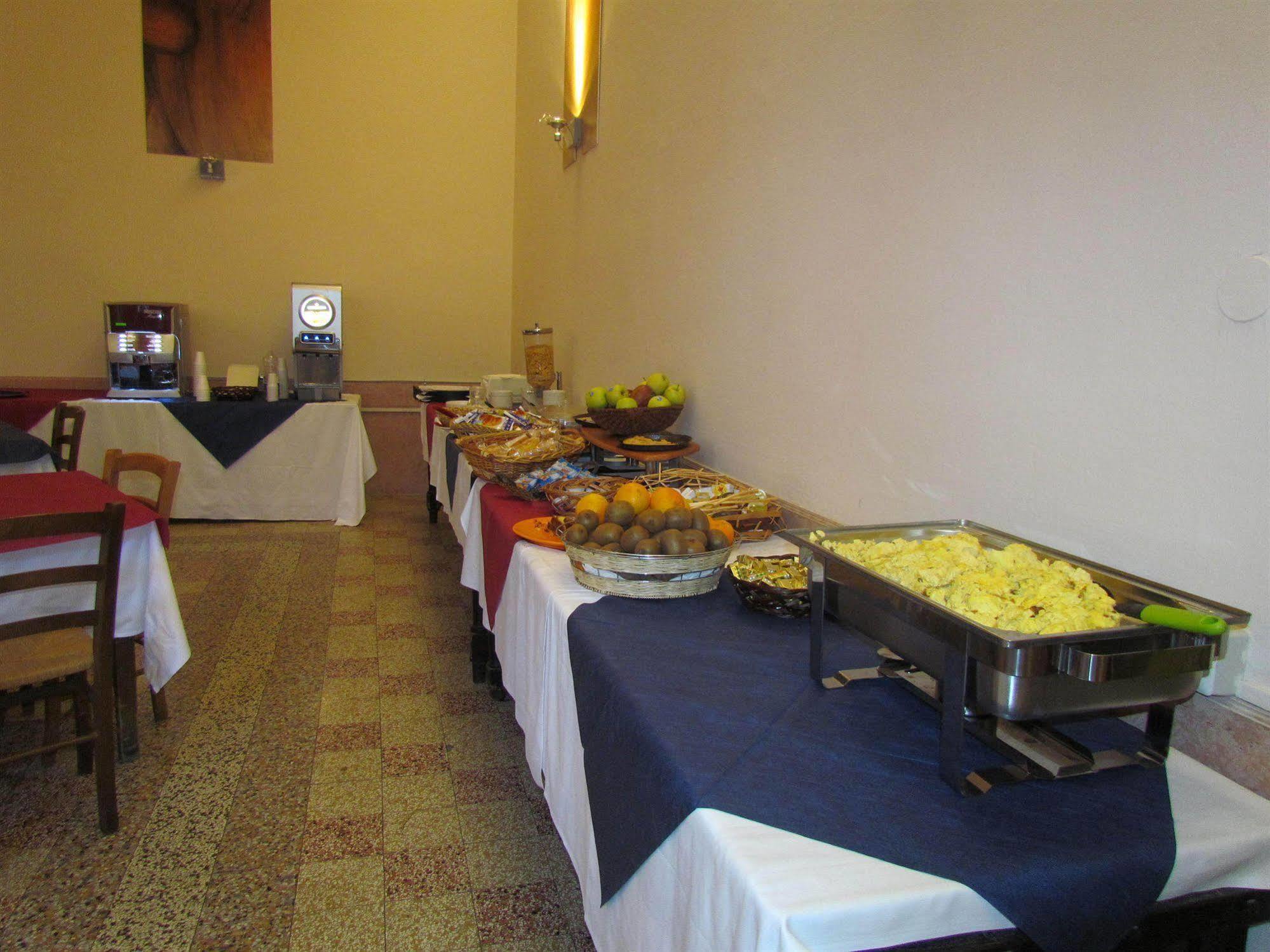 Hostel 7 Santi Флоренція Екстер'єр фото
