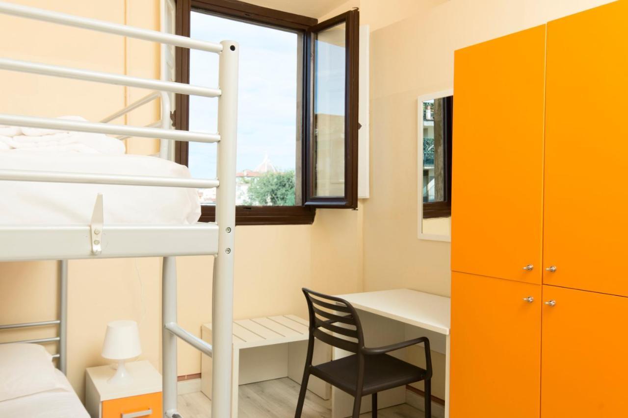Hostel 7 Santi Флоренція Екстер'єр фото