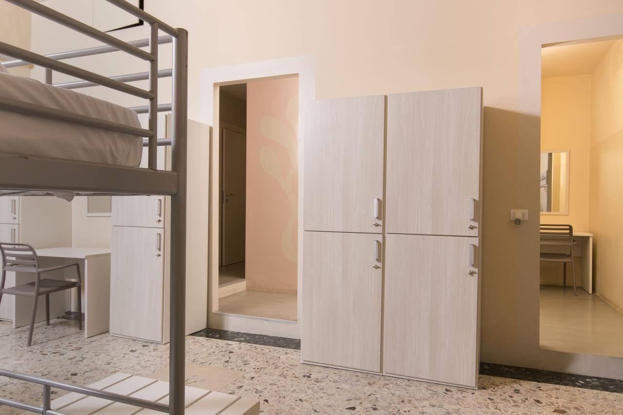Hostel 7 Santi Флоренція Екстер'єр фото